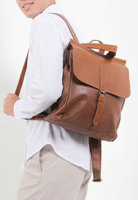 Distressed Leather Hunter Backpack - Camel