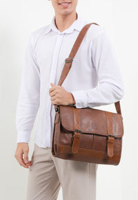 Distressed Leather Relay Messenger Bag - Camel