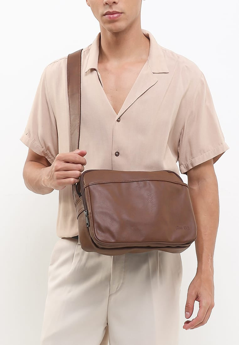 Distressed Leather Everyday Tablet Crossbody Bag - Black