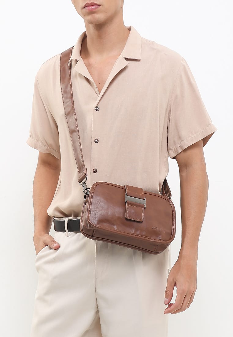 Distressed Leather Beckett Crossbody Bag - Camel