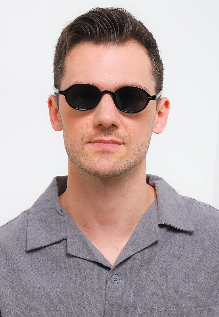 Polarized Plastic Frame Retro Oval Sunglasses - Black Black
